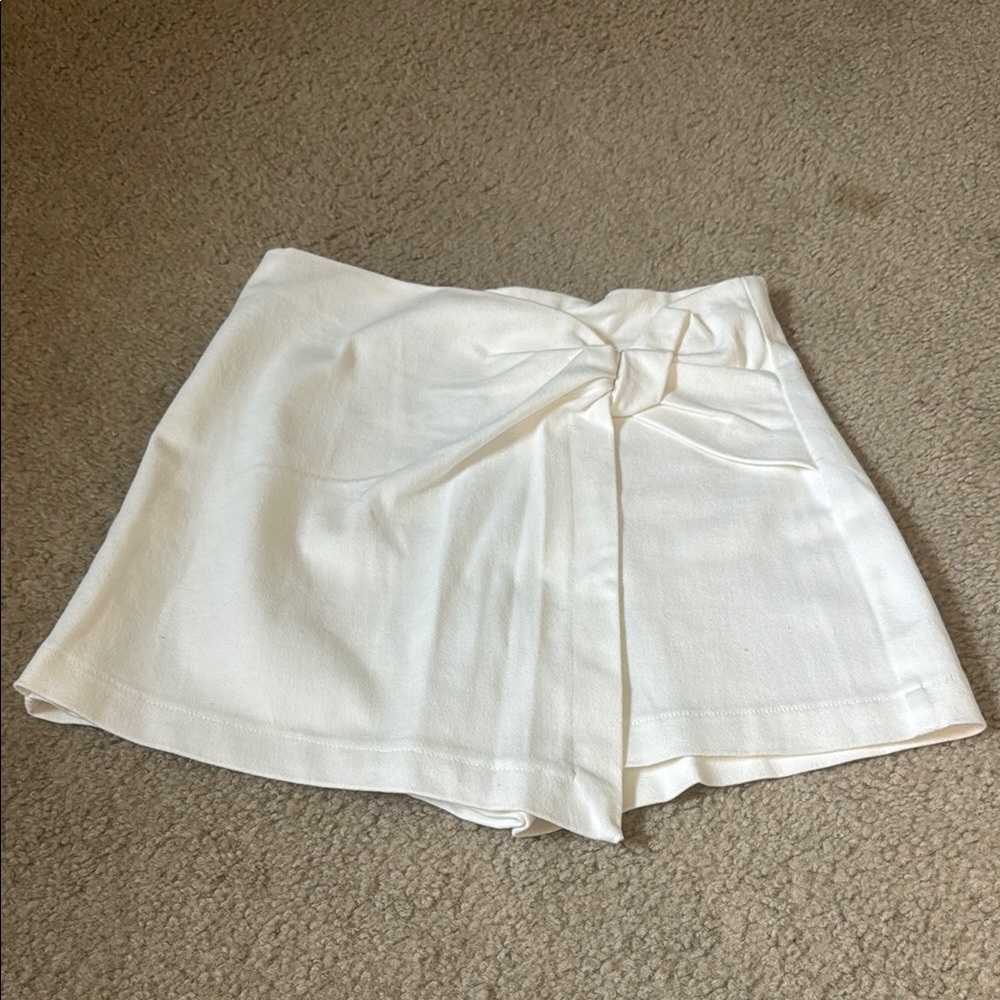 Flying Tomato White Skort-Style Shorts with Flowy Design
